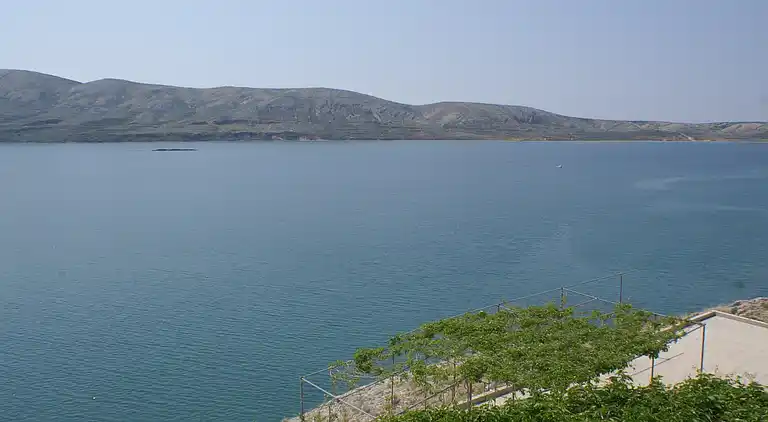 Komfortable Ferienwohnung am Strand Zubovici, Pag (A-4065-a)