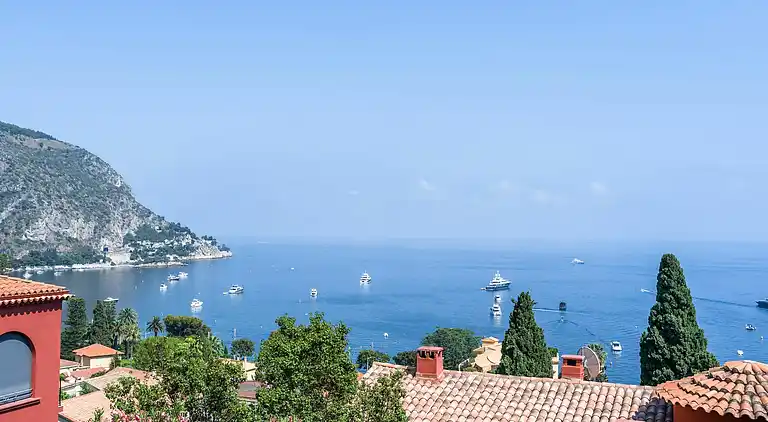 Holiday home in Èze