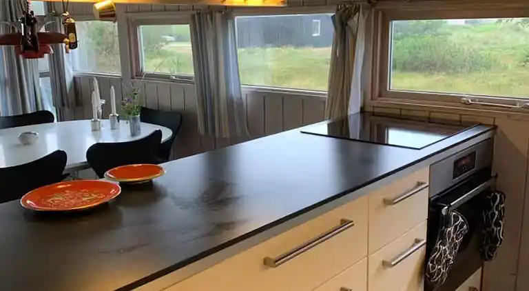 Feriehus nær strand og Fårup Sommerland