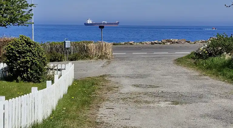 Ferieidyl i Sandvig med havudsigt