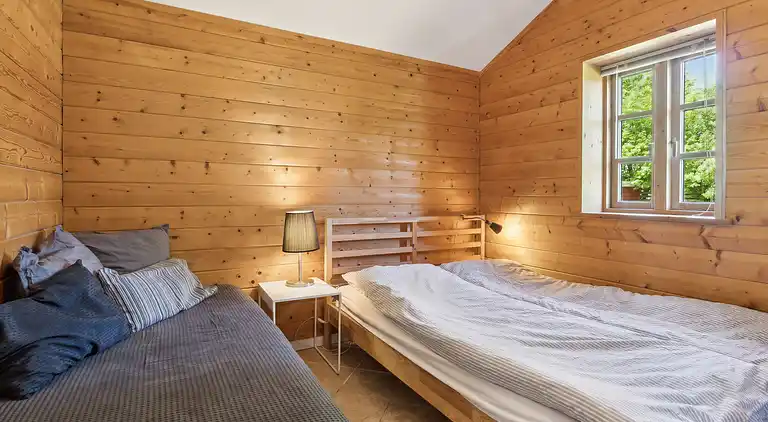 Hyggeligt feriehus tæt på fjord og badebro