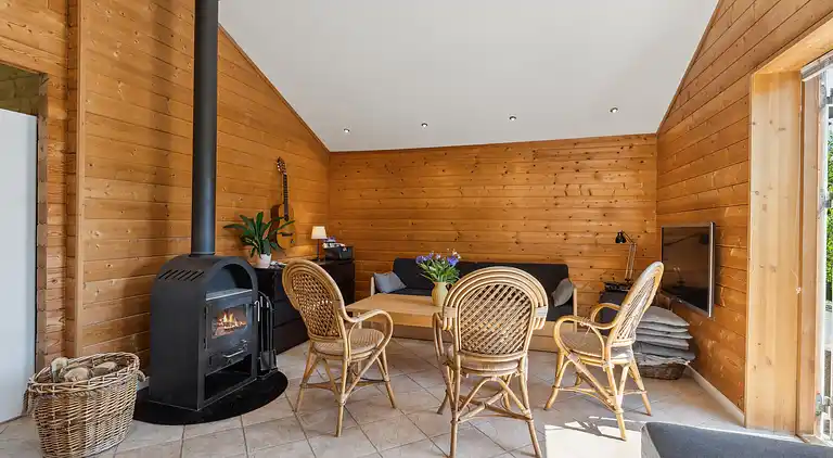 Hyggeligt feriehus tæt på fjord og badebro