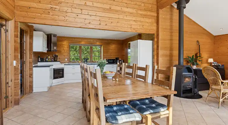 Hyggeligt feriehus tæt på fjord og badebro