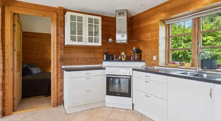 Hyggeligt feriehus tæt på fjord og badebro