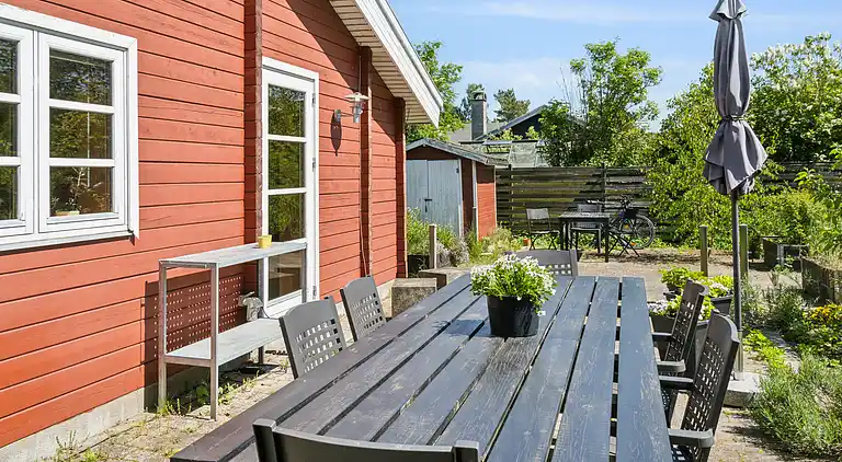 Hyggeligt feriehus tæt på fjord og badebro