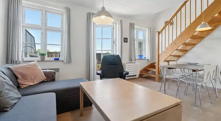 Ferielejlighed til 4 med fælles pool 