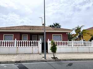 Maison de Vacances Confortable à San Fulgencio  La Marina  À