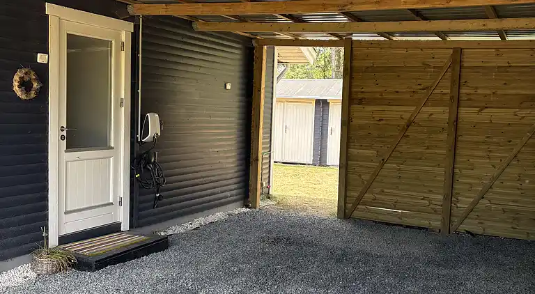 Hyggeligt sommerhus med vildmarksbad