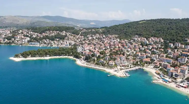 Ferielejlighed i Okrug Gornji