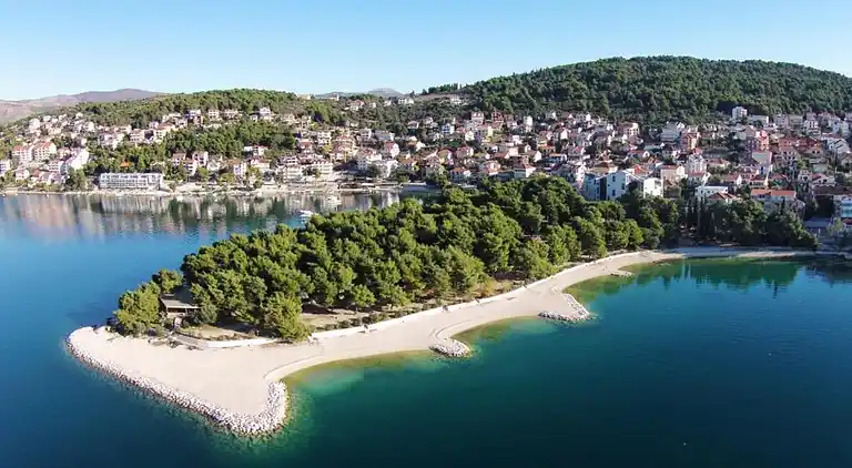 Ferielejlighed i Okrug Gornji