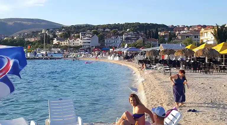 Ferielejlighed i Okrug Gornji