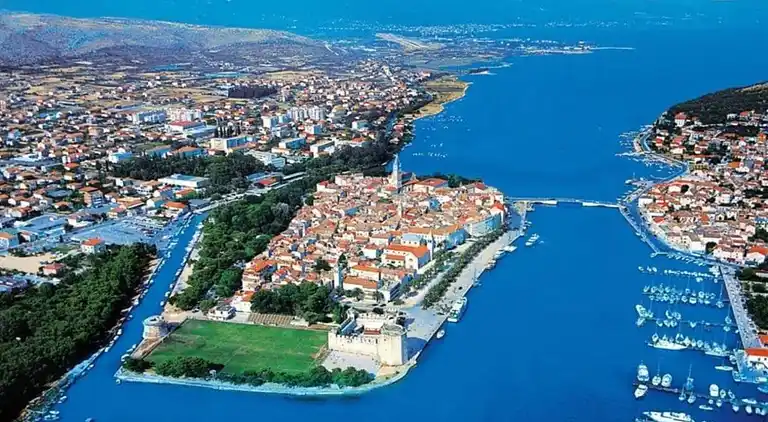 Ferielejlighed i Okrug Gornji