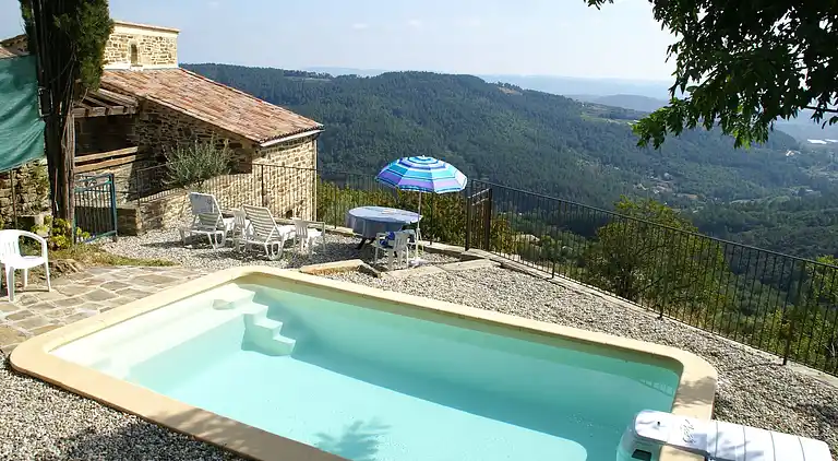 Feriebolig i Largentière