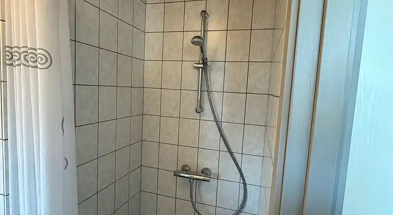 Hyggeligt sommerhus med kig til Kerteminde Fjord.