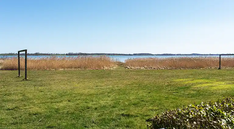 Hyggeligt sommerhus med kig til Kerteminde Fjord.