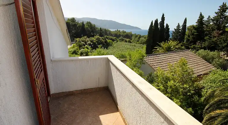 2-Zimmer-Ferienwohnung mit Terrasse und Meerblick Stari Grad