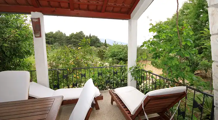 2-Zimmer-Ferienwohnung mit Terrasse und Meerblick Stari Grad