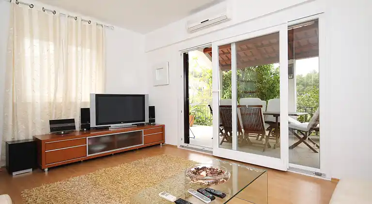 2-Zimmer-Ferienwohnung mit Terrasse und Meerblick Stari Grad