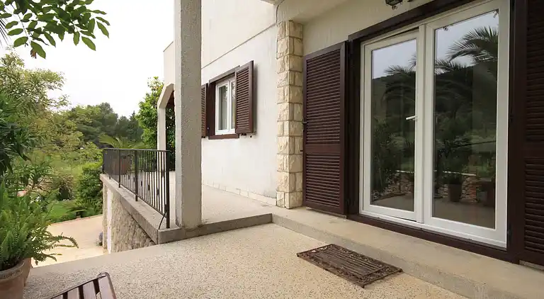 2-Zimmer-Ferienwohnung mit Terrasse und Meerblick Stari Grad