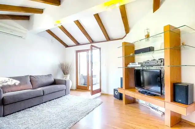 2-Zimmer-Ferienwohnung mit Terrasse und Meerblick Stari Grad