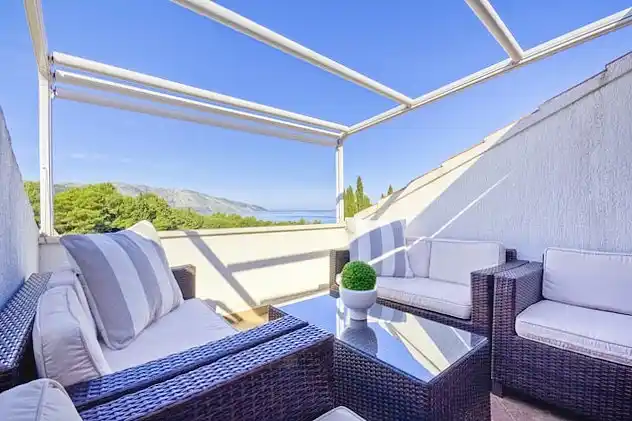 2-Zimmer-Ferienwohnung mit Terrasse und Meerblick Stari Grad