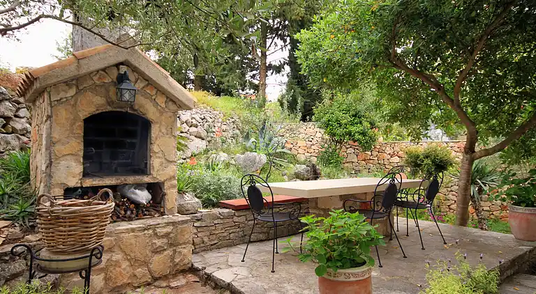 2-Zimmer-Ferienwohnung mit Terrasse und Meerblick Stari Grad