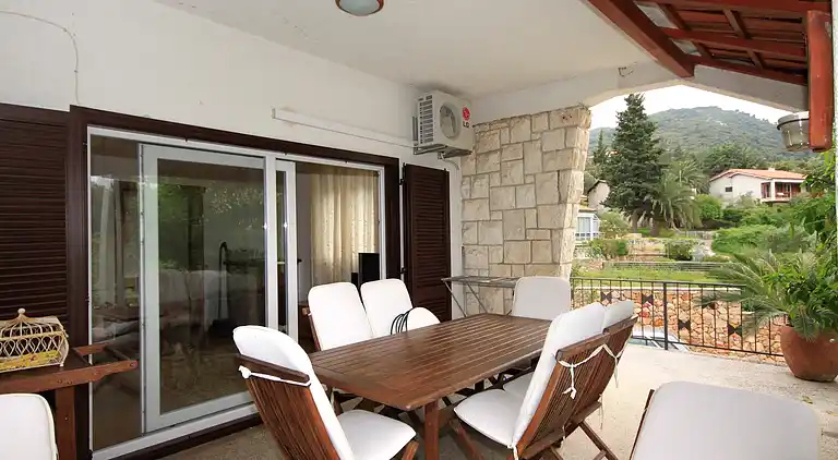 2-Zimmer-Ferienwohnung mit Terrasse und Meerblick Stari Grad