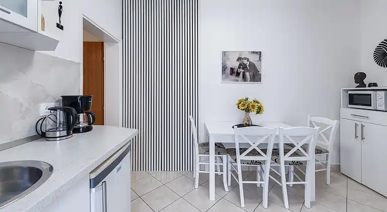 2-Zimmer-Ferienwohnung mit Terrasse Dubrovnik (A-9073-b)