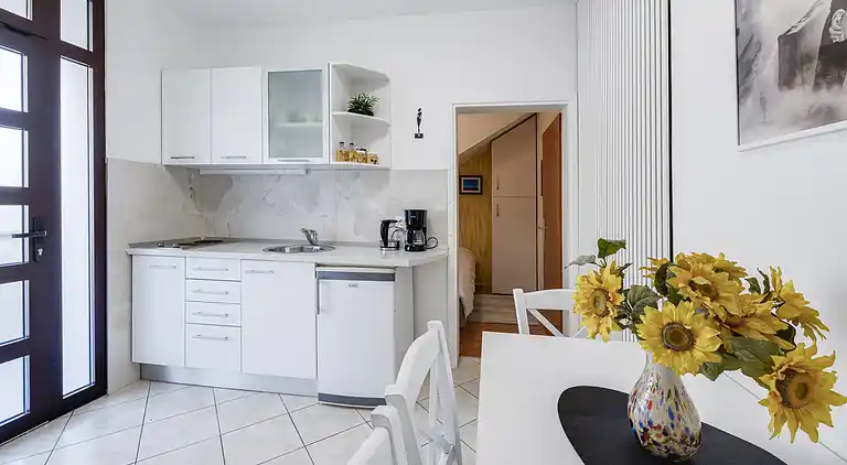 2-Zimmer-Ferienwohnung mit Terrasse Dubrovnik (A-9073-b)