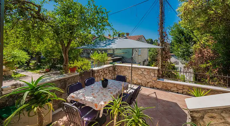 2-Zimmer-Ferienwohnung mit Terrasse Dubrovnik (A-9073-b)