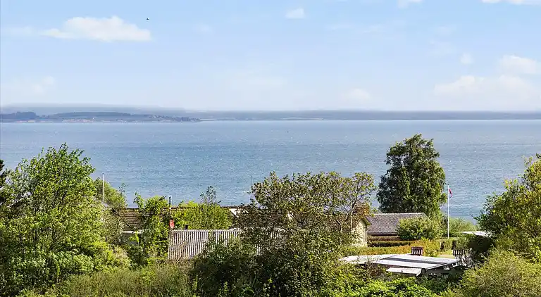 Strand, stjernehimmel og ro ved vandet