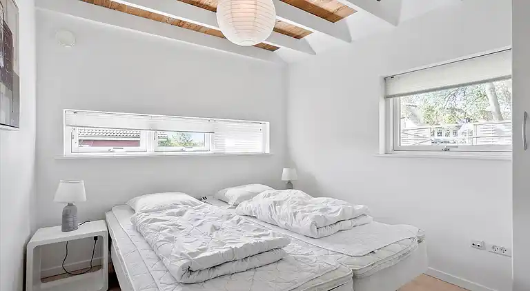 Strand, stjernehimmel og ro ved vandet