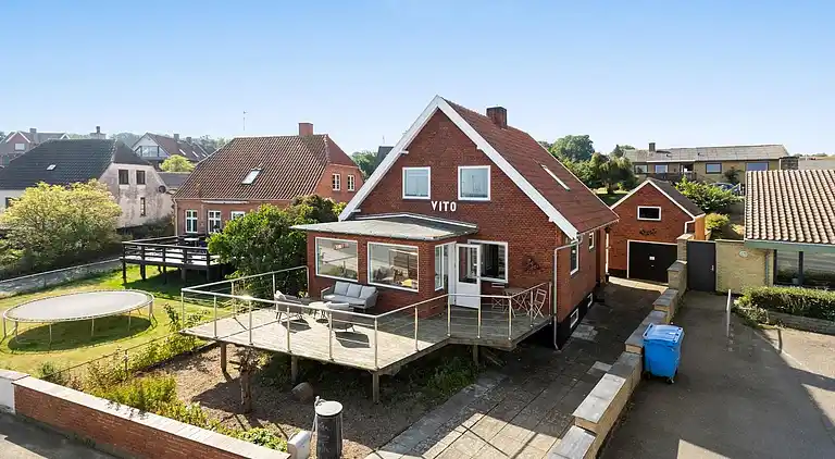 Familievenligt sommerhus med udsigt til Østersøen