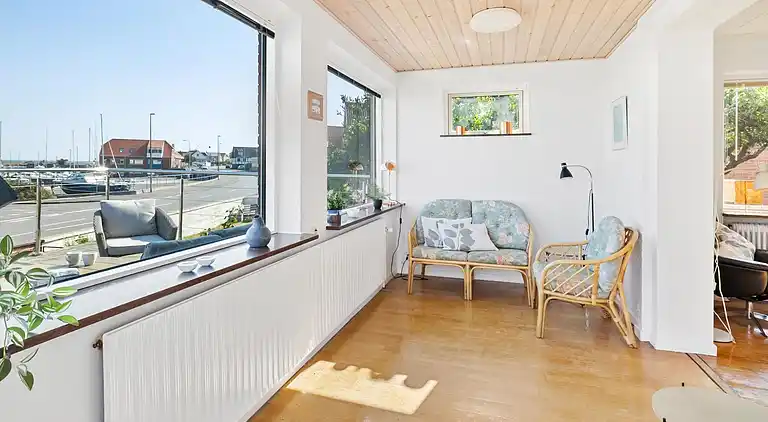 Familievenligt sommerhus med udsigt til Østersøen