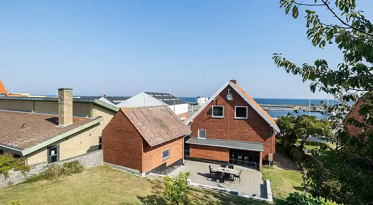 Familievenligt sommerhus med udsigt til Østersøen