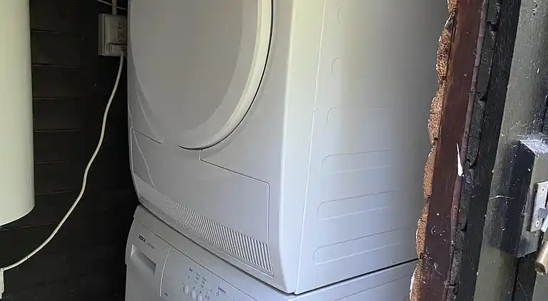 Et lille charmerende “rigtigt” sommerhus på Orø