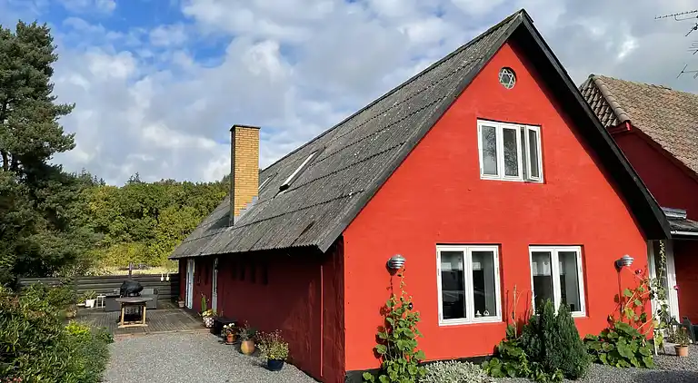 Naturnahe Lage bei Wald, Golf und Strand