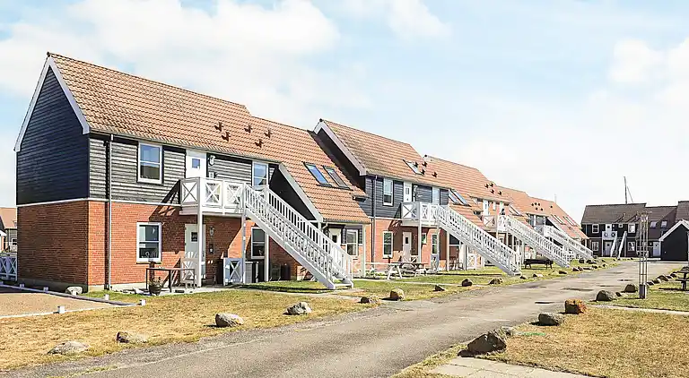 3 vær.m/havuds.,2 etager