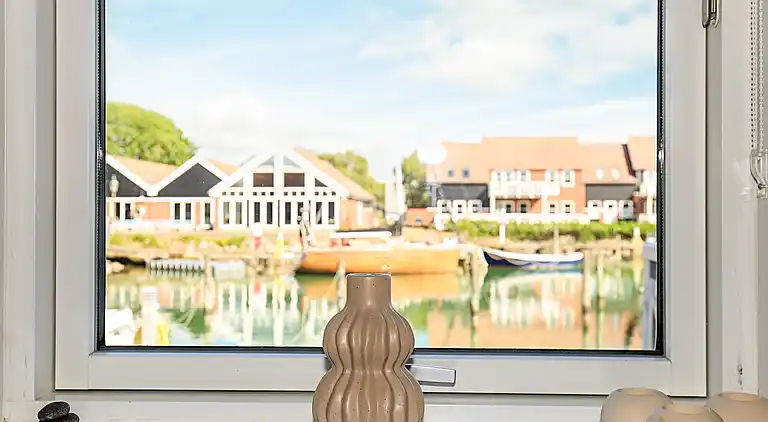 3 room,m/Harbour View,2 levels