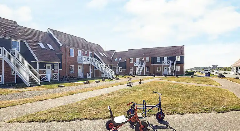 3 room,m/Harbour View,2 levels