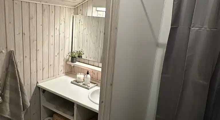 Hyggeligt sommerhus midt i naturskønt område