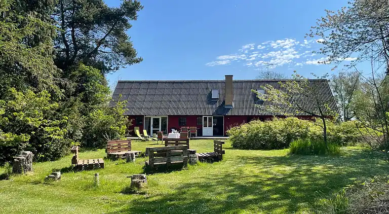 Naturnahe Lage bei Wald, Golf und Strand