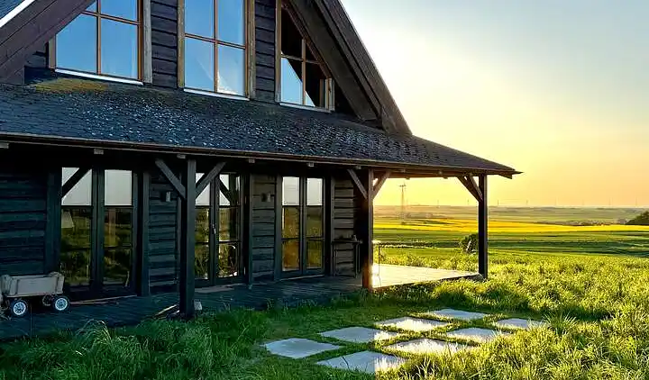 Blockhaus mit Blick auf Meer, Fjord und Lemvig