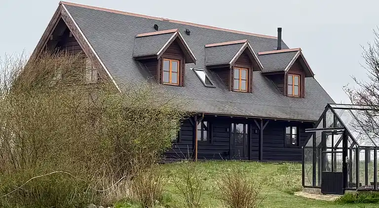 Blockhaus mit Blick auf Meer, Fjord und Lemvig