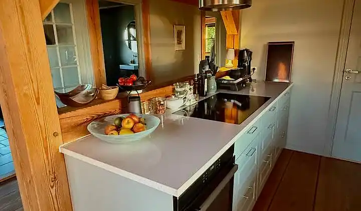 Blockhaus mit Blick auf Meer, Fjord und Lemvig