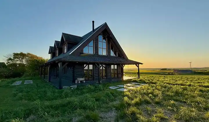 Blockhaus mit Blick auf Meer, Fjord und Lemvig