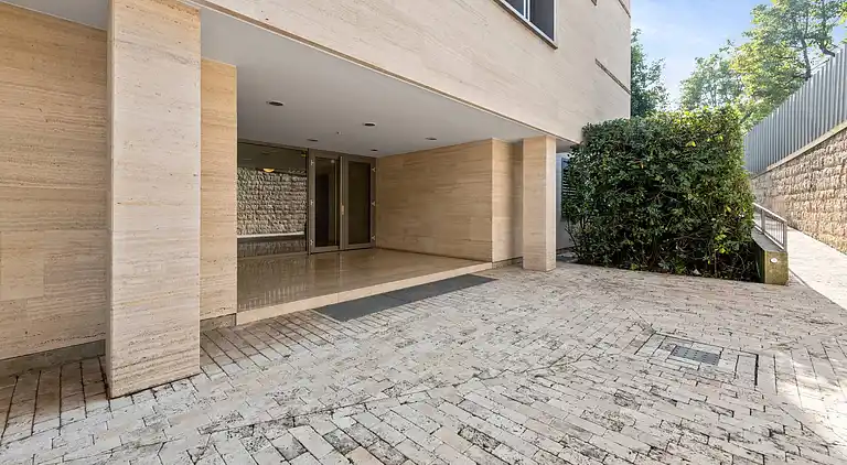 Luxurious Lugano Apartment with City Views