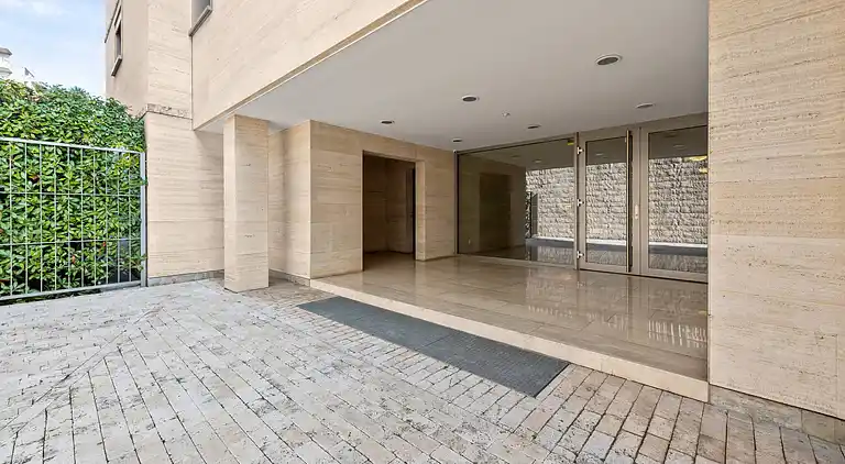 Luxurious Lugano Apartment with City Views