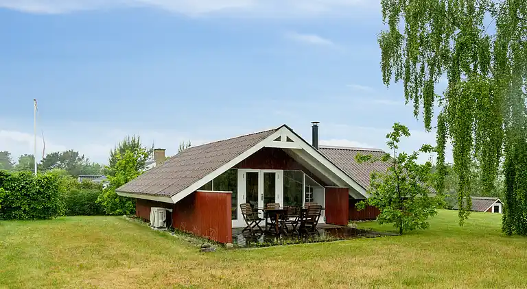 Skønt sommerhus i bynært område