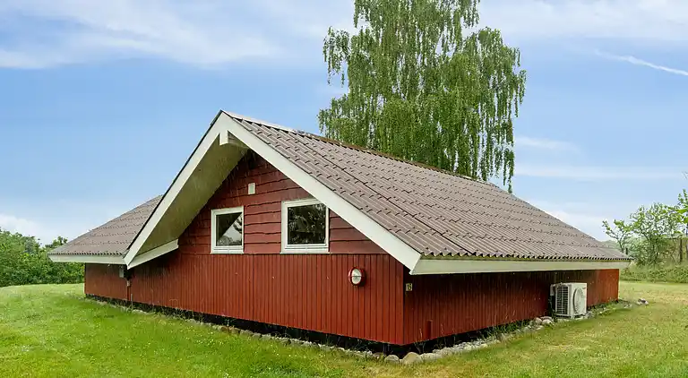 Skønt sommerhus i bynært område